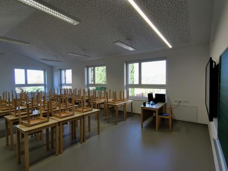 Prizidek OŠ Sečovlje z dvema učilnicama UČILNICA V NADSTROPJU